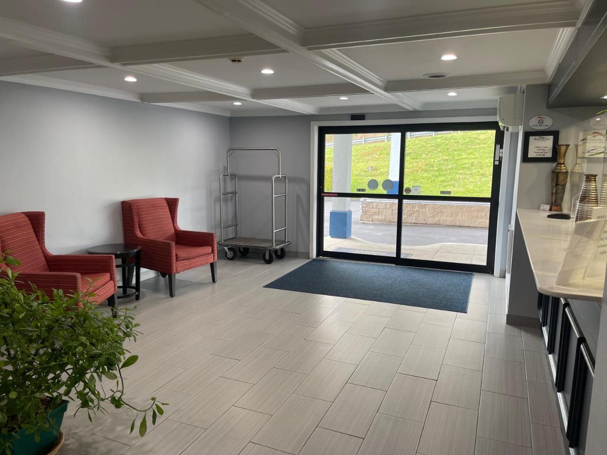 Hotel Baymont By Wyndham Branford/New Haven Exterior foto